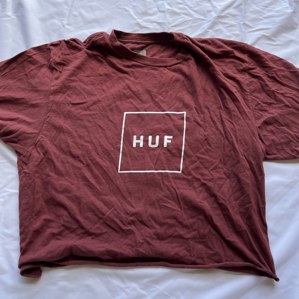 HUF maroon cropped tee